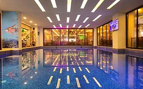 Dolphin Continental Hotel