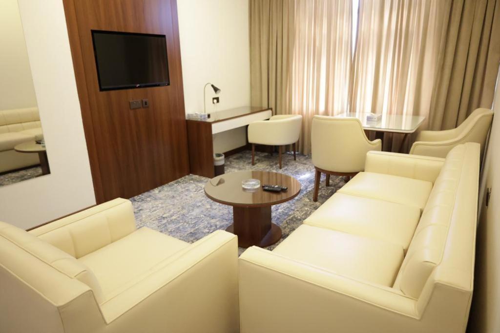 Dolphin Continental Hotel Koweït Extérieur photo