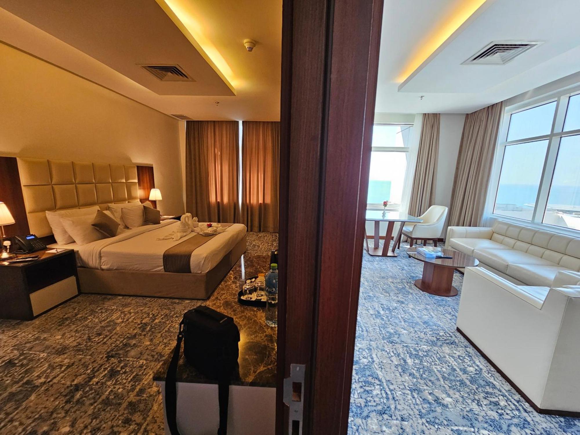 Dolphin Continental Hotel Koweït Extérieur photo